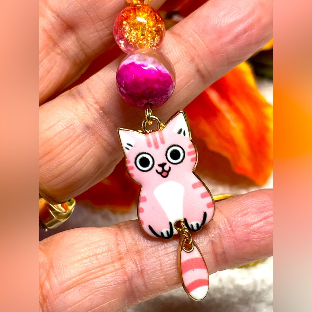 Calling all cat lovers and fur baby moms-cute keychain/purse bling